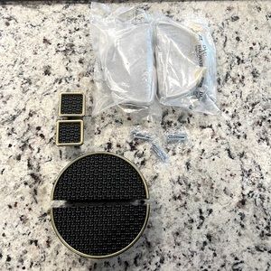 Cabinet knobs/handles